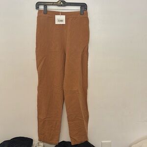 Baring linen pants color Indian tan